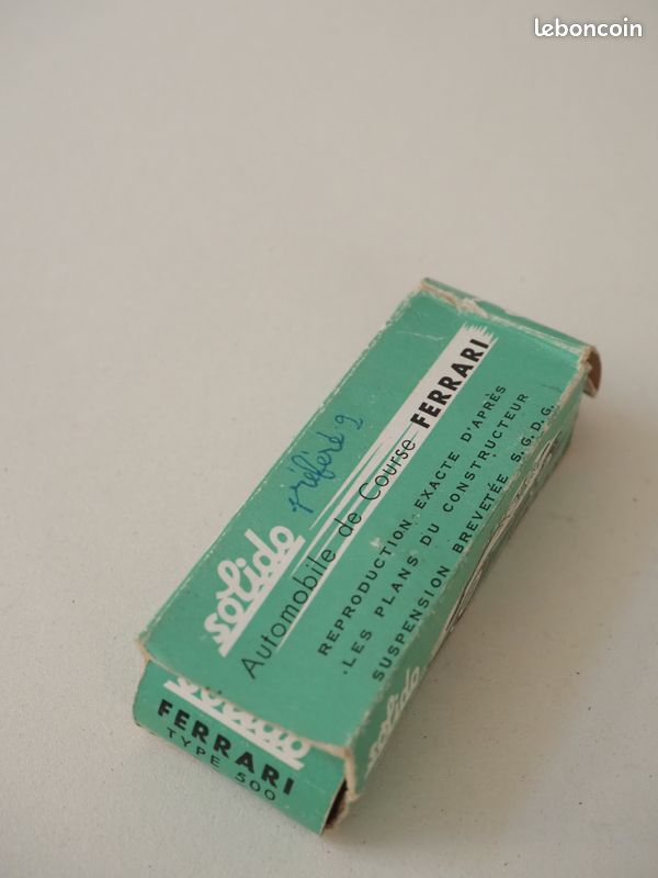 Ford Fairlane Rouge 1956 - Vitesse - 1/43ème en boite