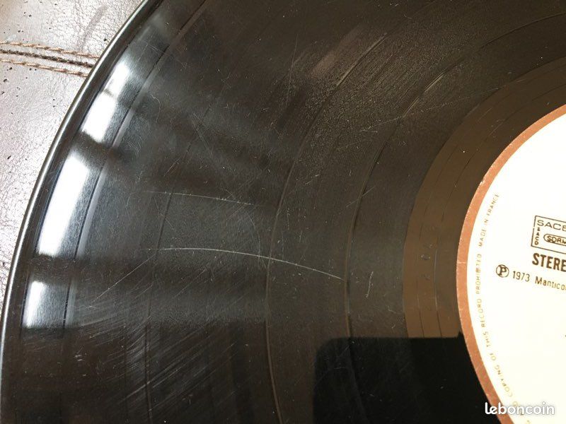 Disque vinyle 33 tours. Emerson Lake & Palmer. Tarkus. Manticore France, 1973. Réf : 43.504. Sans pochette, disque rayé. Prix à débattre. Possibilité d’achat groupé (image 6)