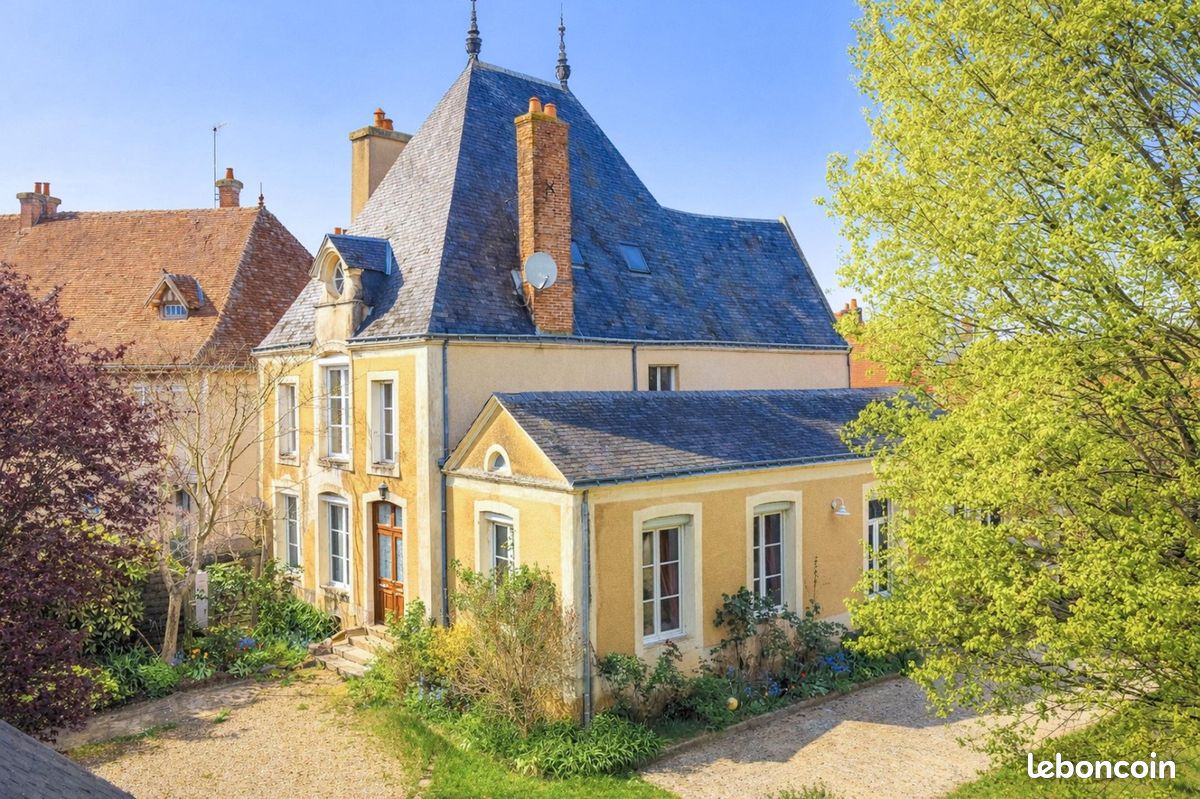 Maison 8 pièces 200 m² · à Le Mans · 200 m² · 269 800 €