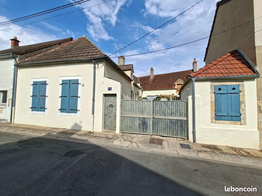 Maison 108 m² · à Saint-Amand-Montrond · 108 m² · 100 700 €