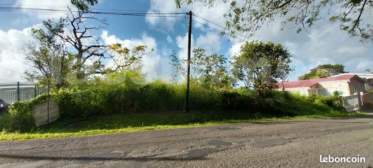 Terrain 820 m² Riviere Salee