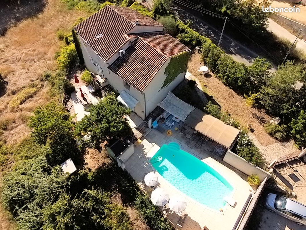 Maison 9 pièces 257 m² · à Allemagne-en-Provence · 257 m² · 629 000 €