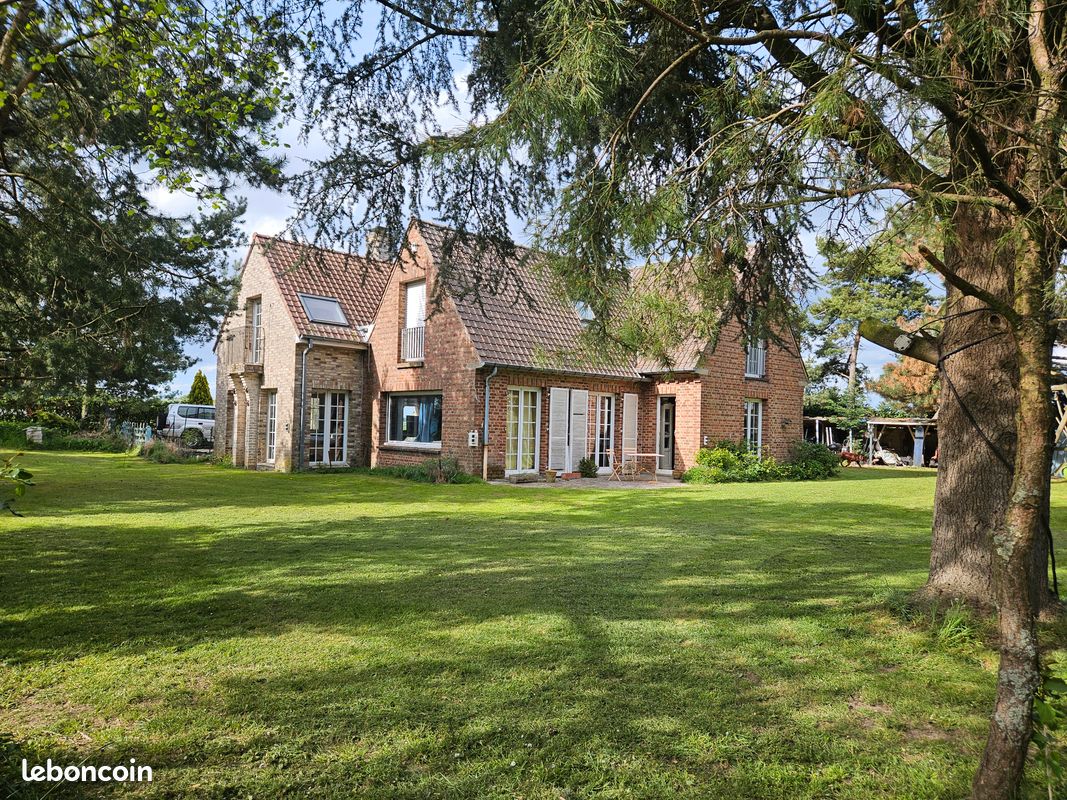 Maison 9 pièces 220 m² · à Sainghin-en-Mélantois · 220 m² · 729 000 €