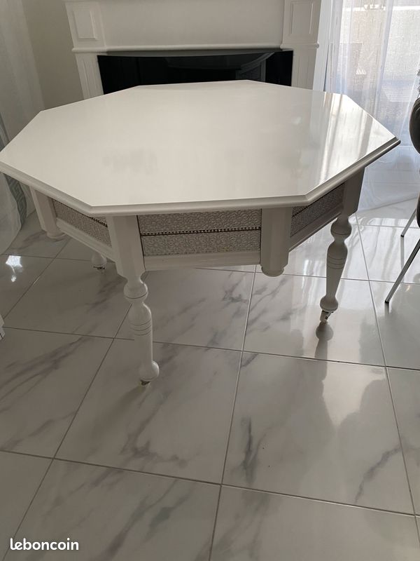 Table blanche Sedari (image 1)