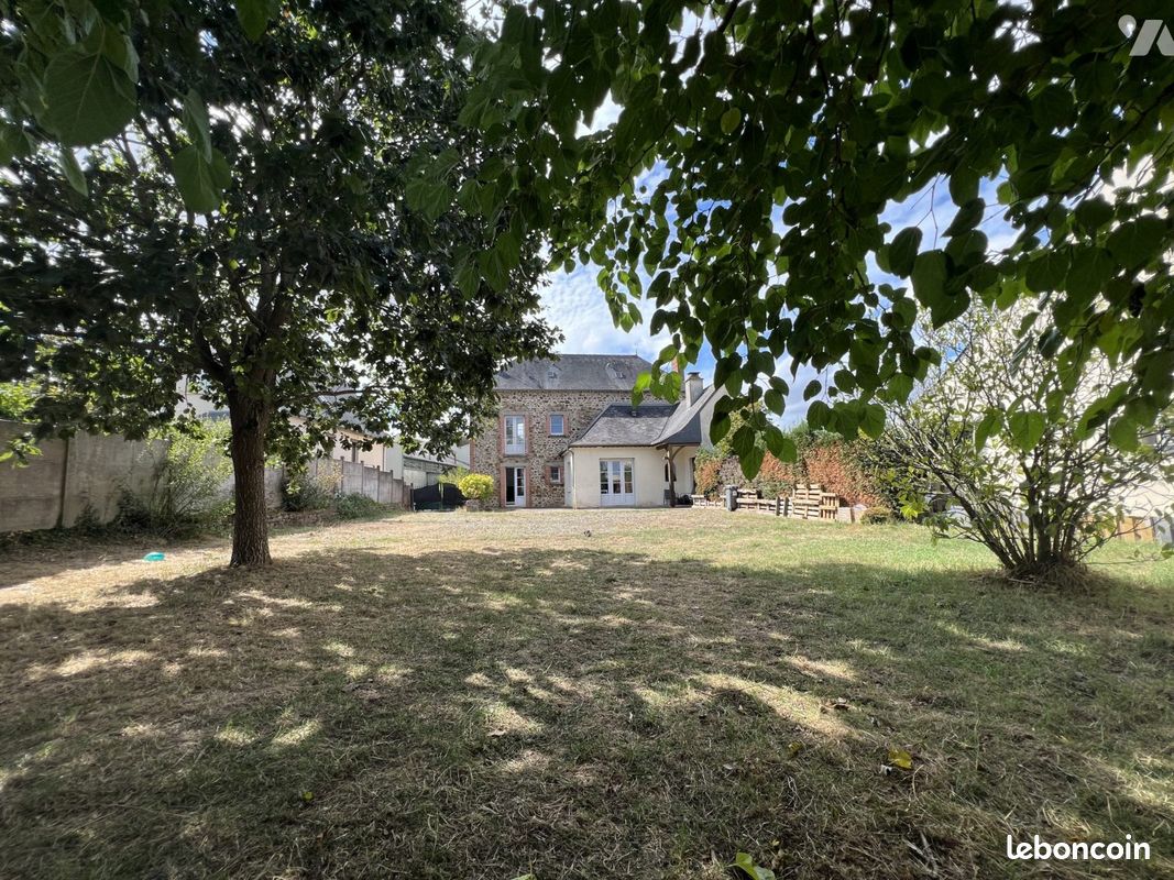 Maison 5 pièces 150 m² · à Étrelles · 150 m² · 260 200 €