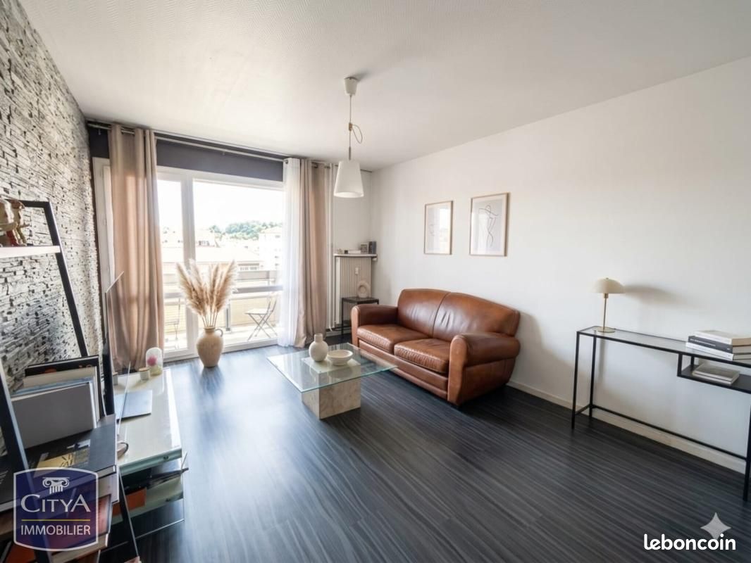 Appartement 2 pièces 45 m² · à Saint-Étienne · 45 m² · 59 000 €
