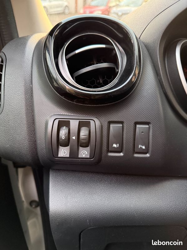 Renault trafic fourgon l1h1 1200 kg 2.0 dci 145 energy edc grand confort (image 8)