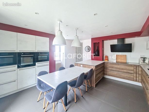 Maison 9 pièces 279 m²
