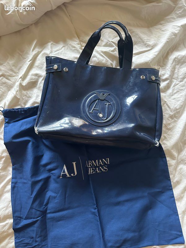 Sac Armani Jeans Vernis Bleu Marine Logo Au Accessoires Bagagerie