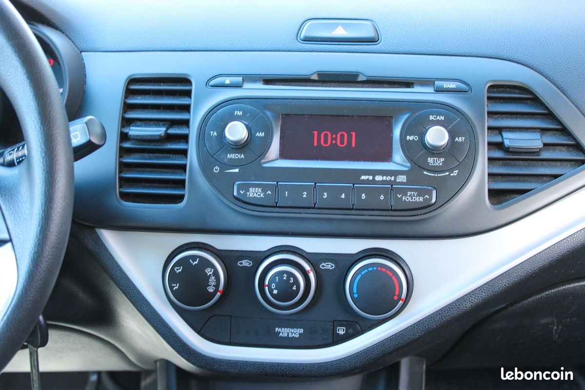 Kia picanto 1.0l 70ch style (image 23)