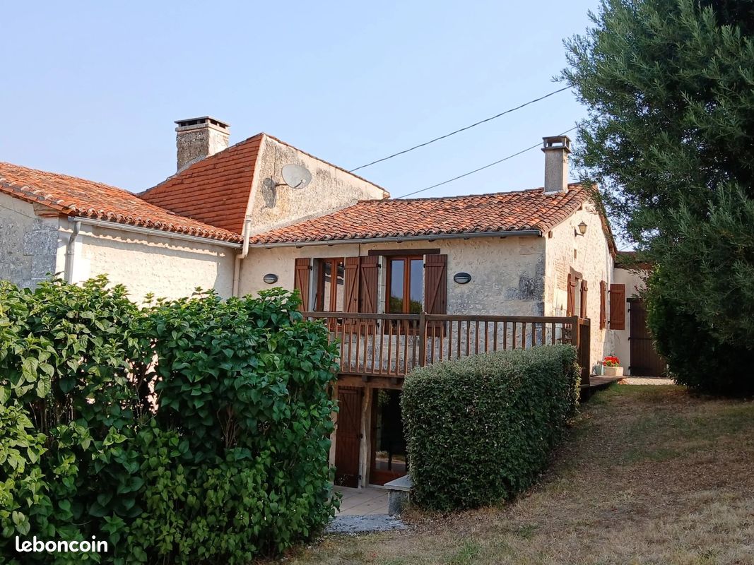 Maison 5 pièces 100 m² · à Nanteuil-Auriac-de-Bourzac · 100 m² · 140 000 €