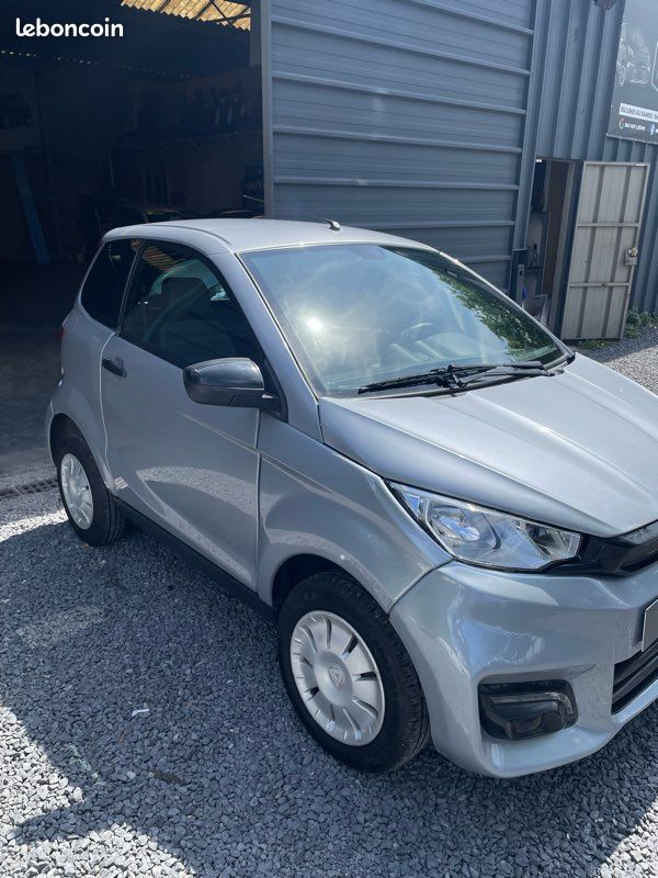 Aixam city kubota émotion voiture sans permis (voiturette vsp permis AM) (image 3)