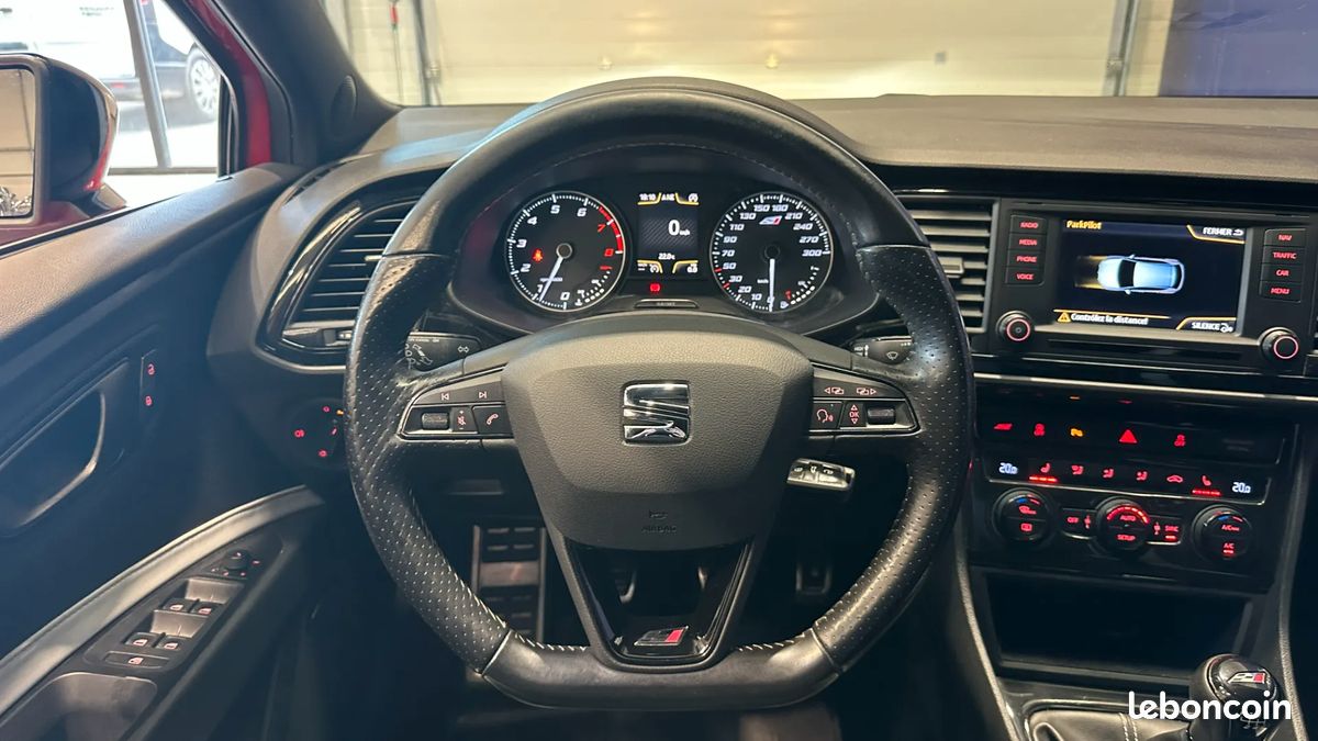 Seat Leon 2.0 280ch Cupra - Suivi complet - Sièges chauffants - Flexfuel (Éthanol) - Seat Sound - Modes de conduite (image 9)