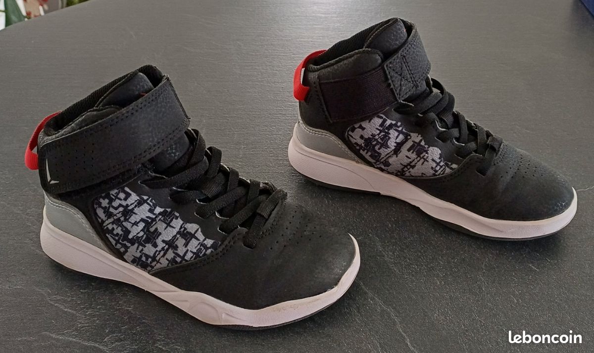 Chaussures Basket-ball Enfant Taille 30 (image 1)