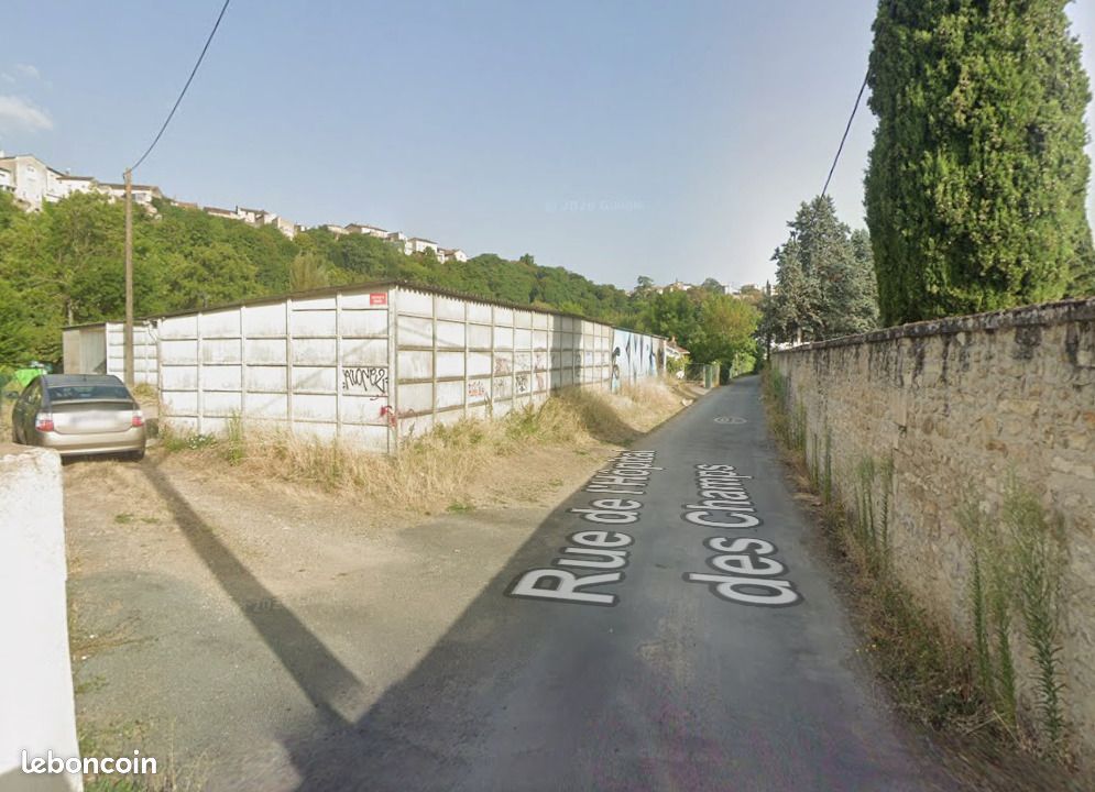 Garage/box Poitiers · 95 €/mois