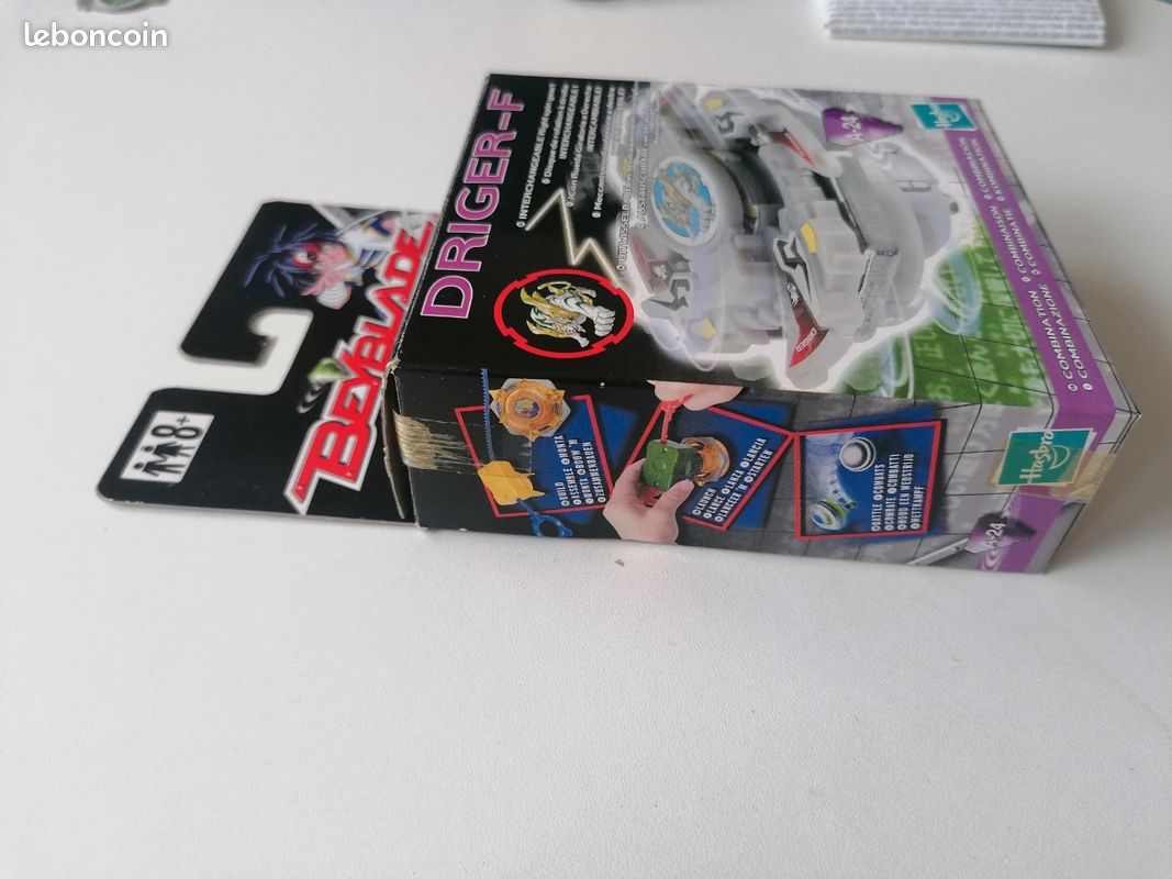 Arene Beyblade Bayblade X Toupies Beyblade Driger S Et Dragoon F - Set