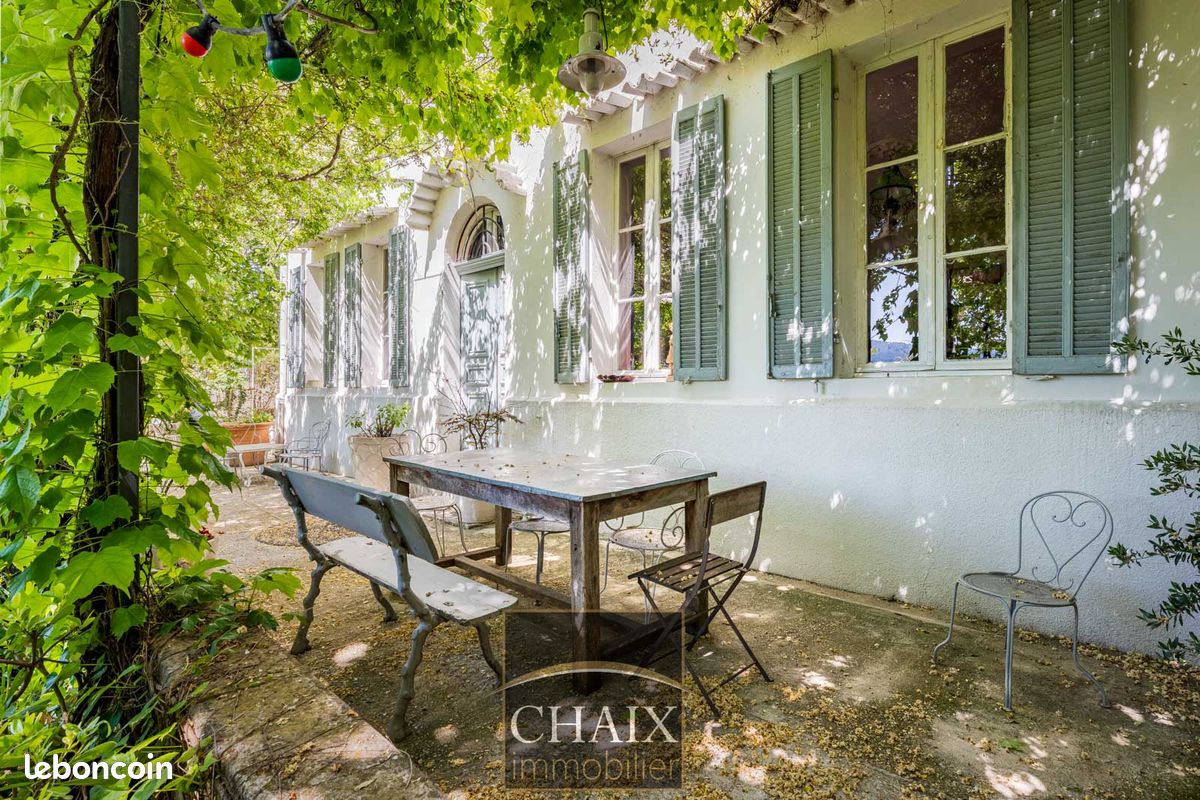 Maison 7 pièces 194 m² · à Aubagne · 194 m² · 890 000 €
