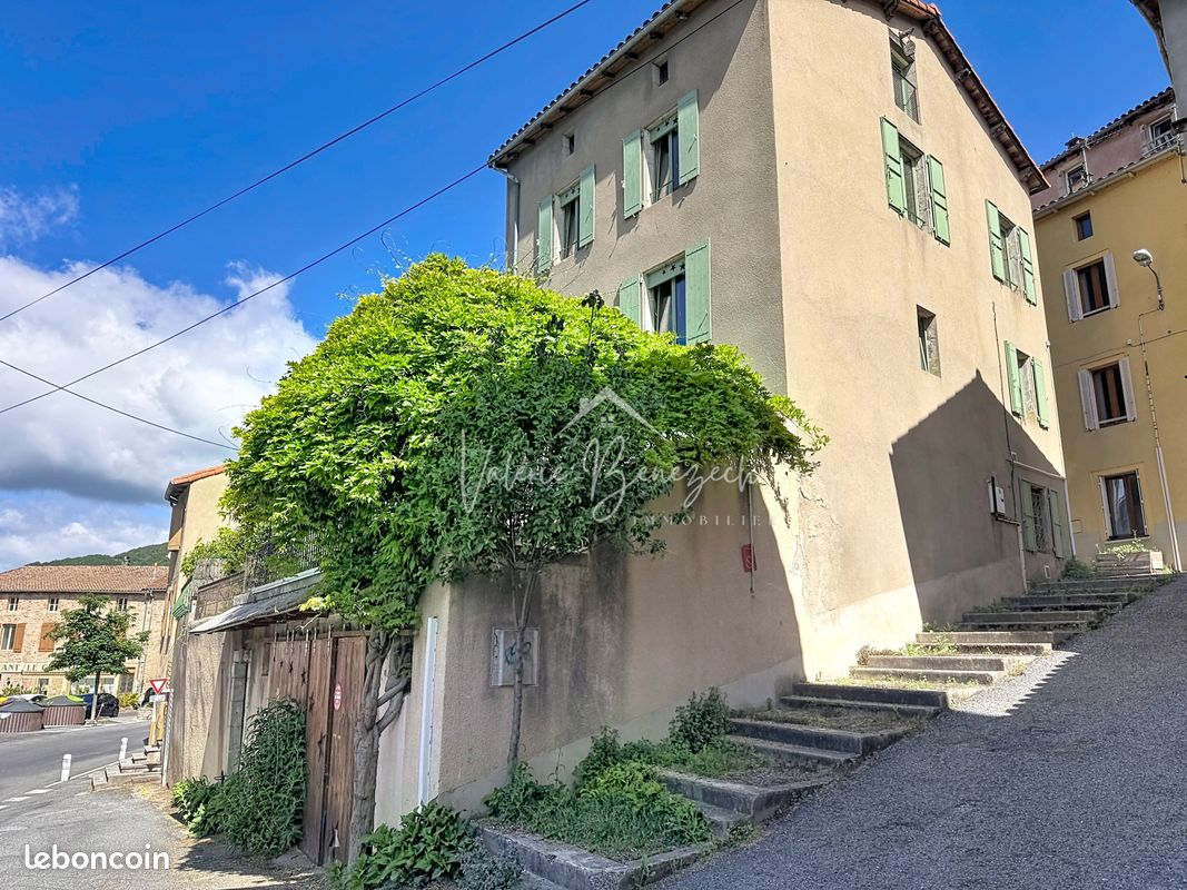Maison 8 pièces 168 m² · à Saint-Affrique · 168 m² · 229 000 €