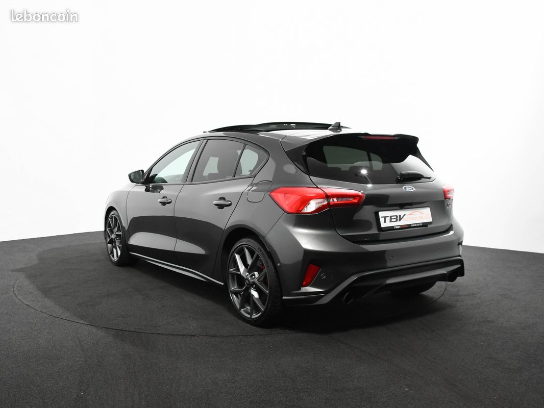 Ford FOCUS ST 2.3 280 PACK PERFORMANCE KEYLESS TOIT PANO B&O PACK HIVER CAMERA GPS CARPLAY HUD ACC JANTES 19 (image 3)