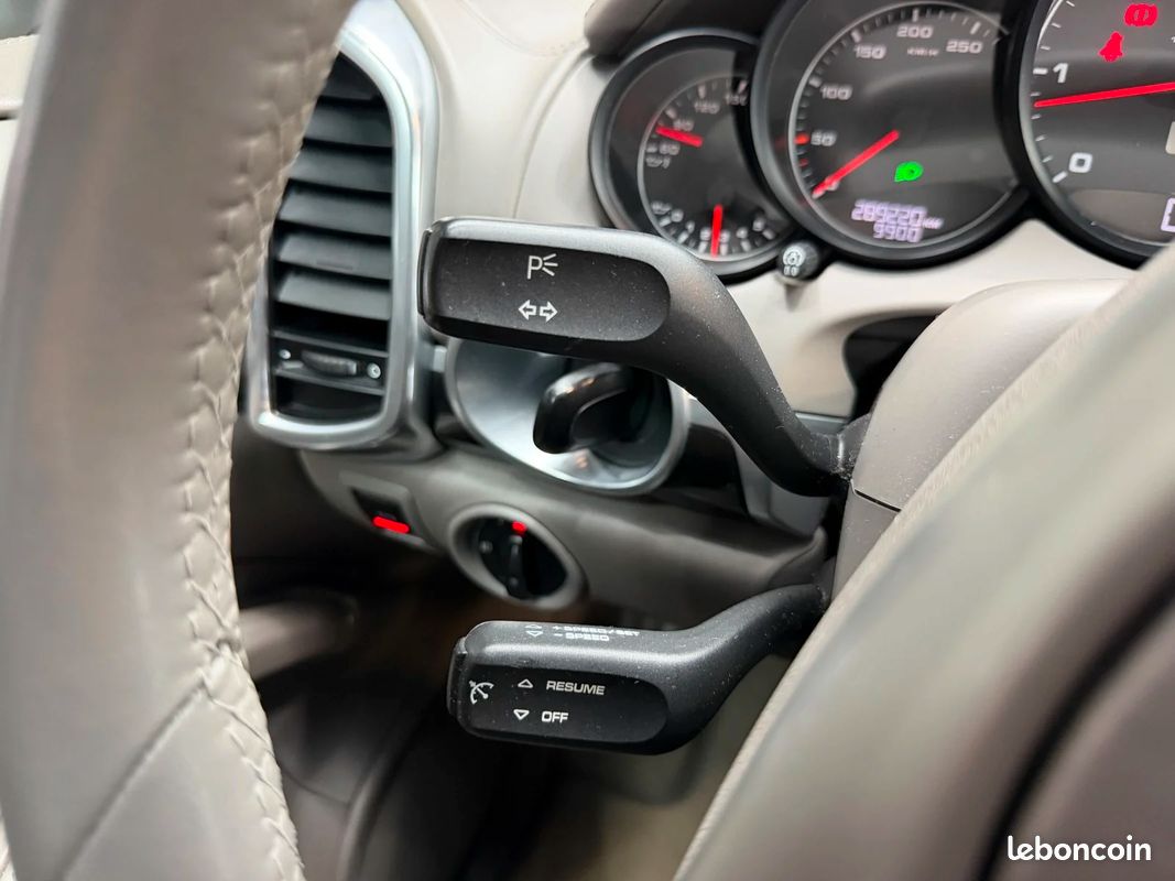 PORSCHE CAYENNE 3.0D V6 Tiptronic S (image 31)