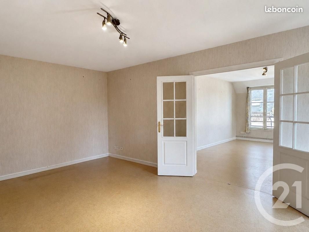 Appartement 5 pièces 100 m² · à Montreuil-sur-Mer · 100 m² · 250 000 €
