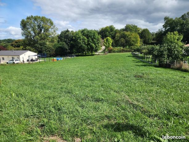 Terrain 1 749 m² Mensignac