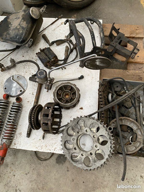 Lot de pièces pour Honda four 750 k2 (image 3)