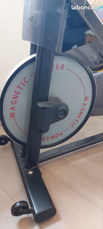 Velo d appartement comme neuf (image 4)