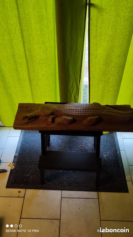 Panneau sculpté crocodile (image 1)