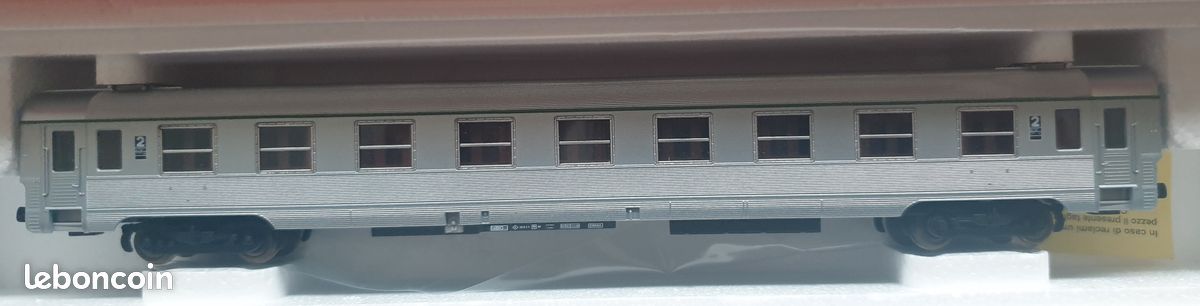 Voiture intermédiaire TEE Cisalpin, 1ère classe, rouge et crème