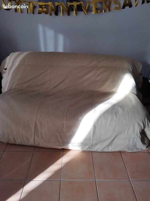Canape (image 1)