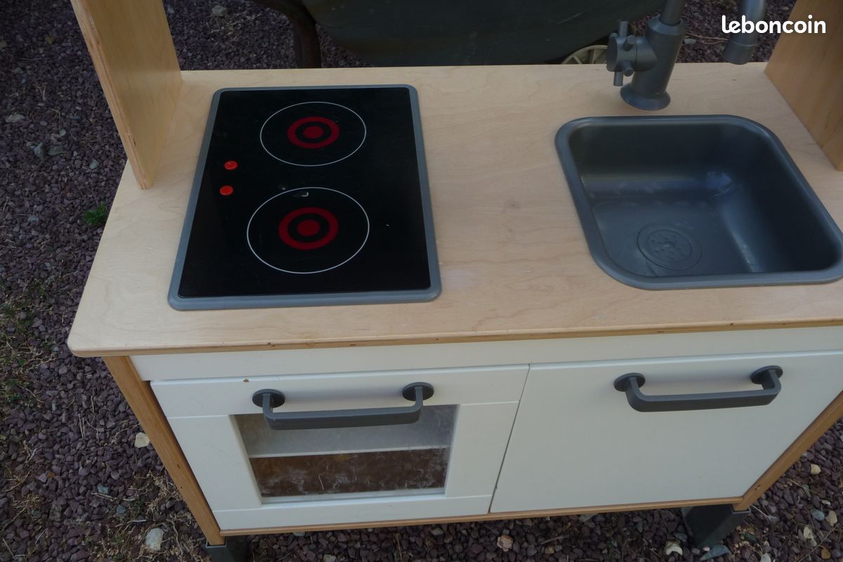 Jouet petite cuisine en bois (image 1)
