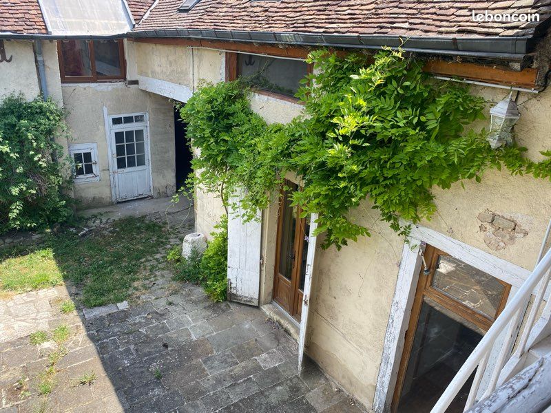 Maison 6 pièces 193 m² · à Levroux · 193 m² · 180 000 €