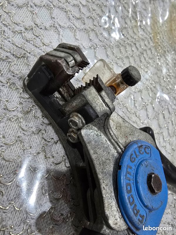 Pince à dénuder-couper automatique 90° SWINGO® – FRANCE