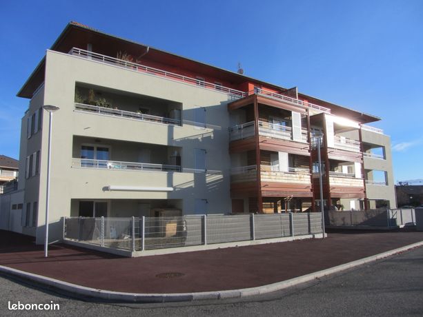 T3 69 m2 récent au calme, balcon 11 m2, deux garages, proche gare CEVA