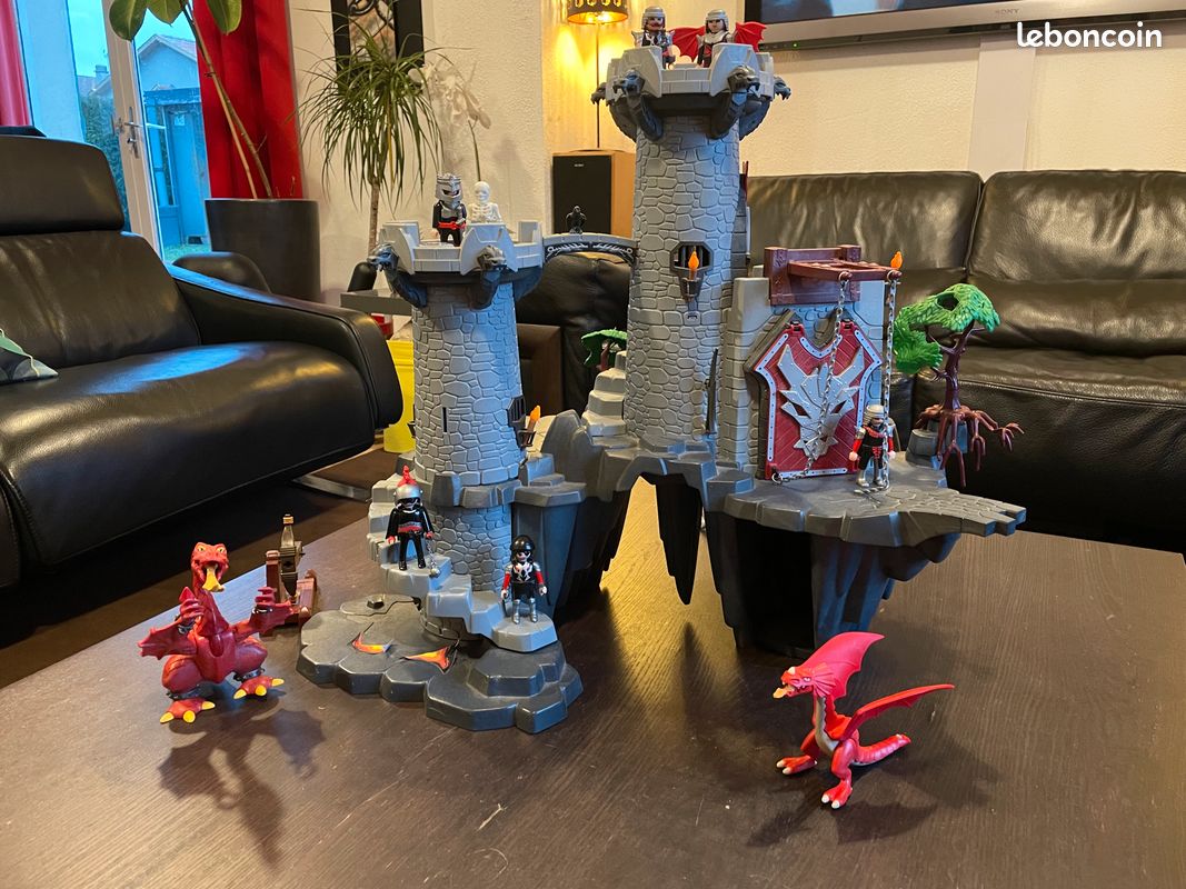 Château Playmobil Citadelle Du Dragon Rouge 4835 - Occasion Voir Photos