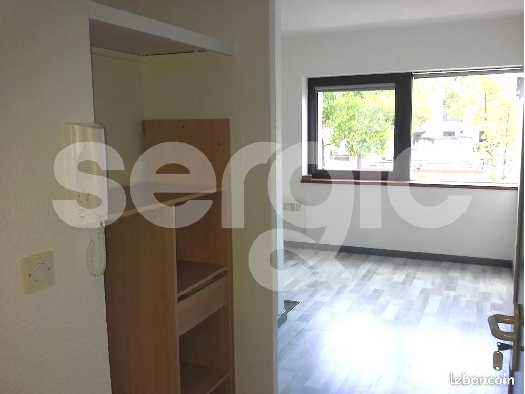 Appartement 1 pièce 18 m² · à Orléans · 18 m² · 353 €/mois
