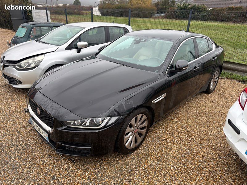 JAGUAR XE 2.0 160ch BVA MOTEUR HS 198000km prix 2200e véhicule non roulant (image 2)