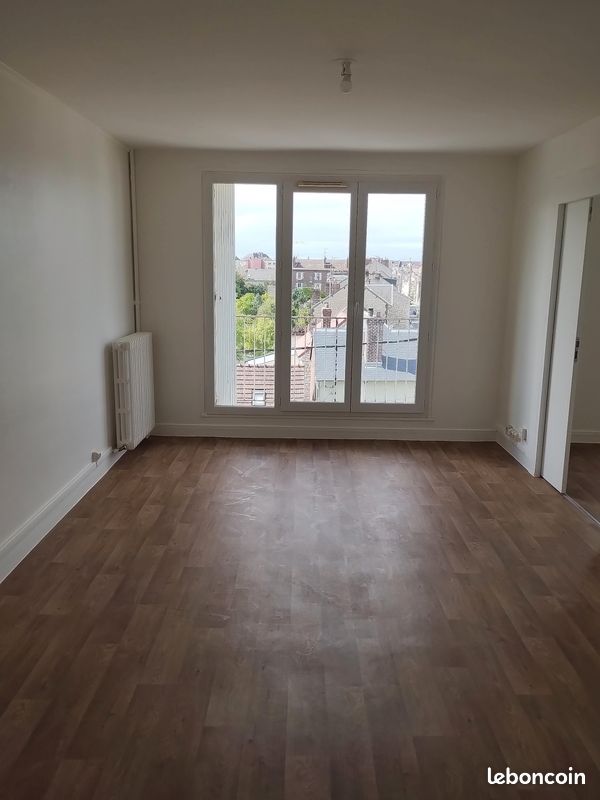 Appartement 4 pièces 82 m² · à Creil · 82 m² · 1 017 €/mois