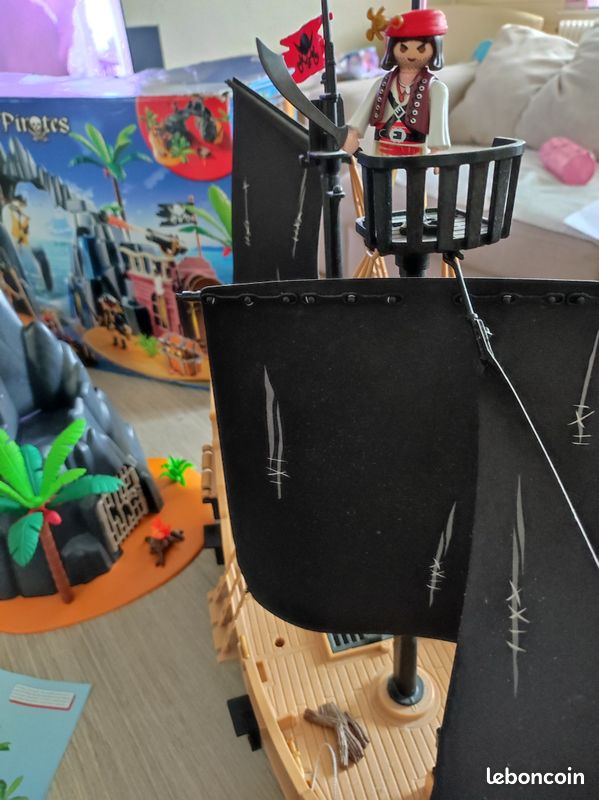 Bateau pirate playmobil + ile aux pirates (image 5)