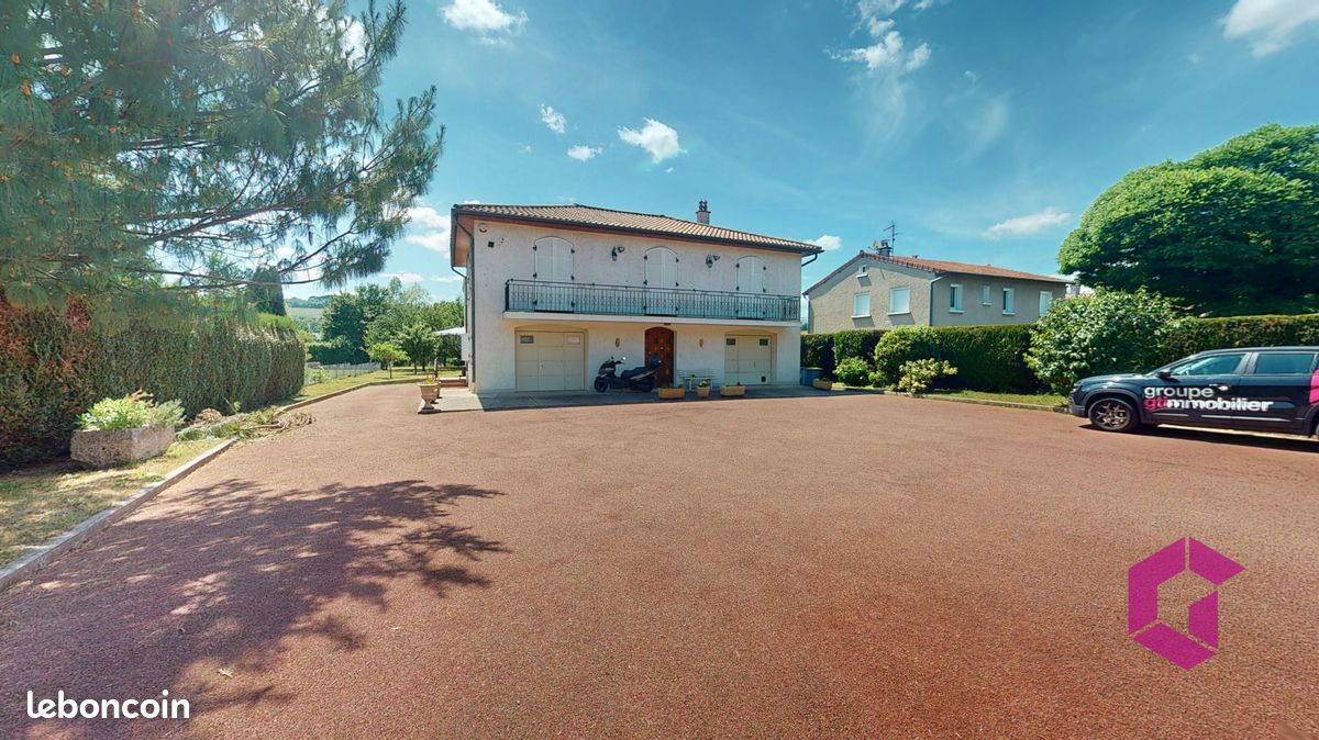 Maison 9 pièces 238 m² · à Brives-Charensac · 238 m² · 265 000 €