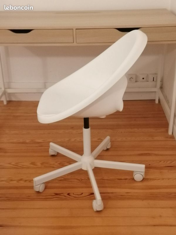 Fauteuil de bureau a roulettes (image 1)