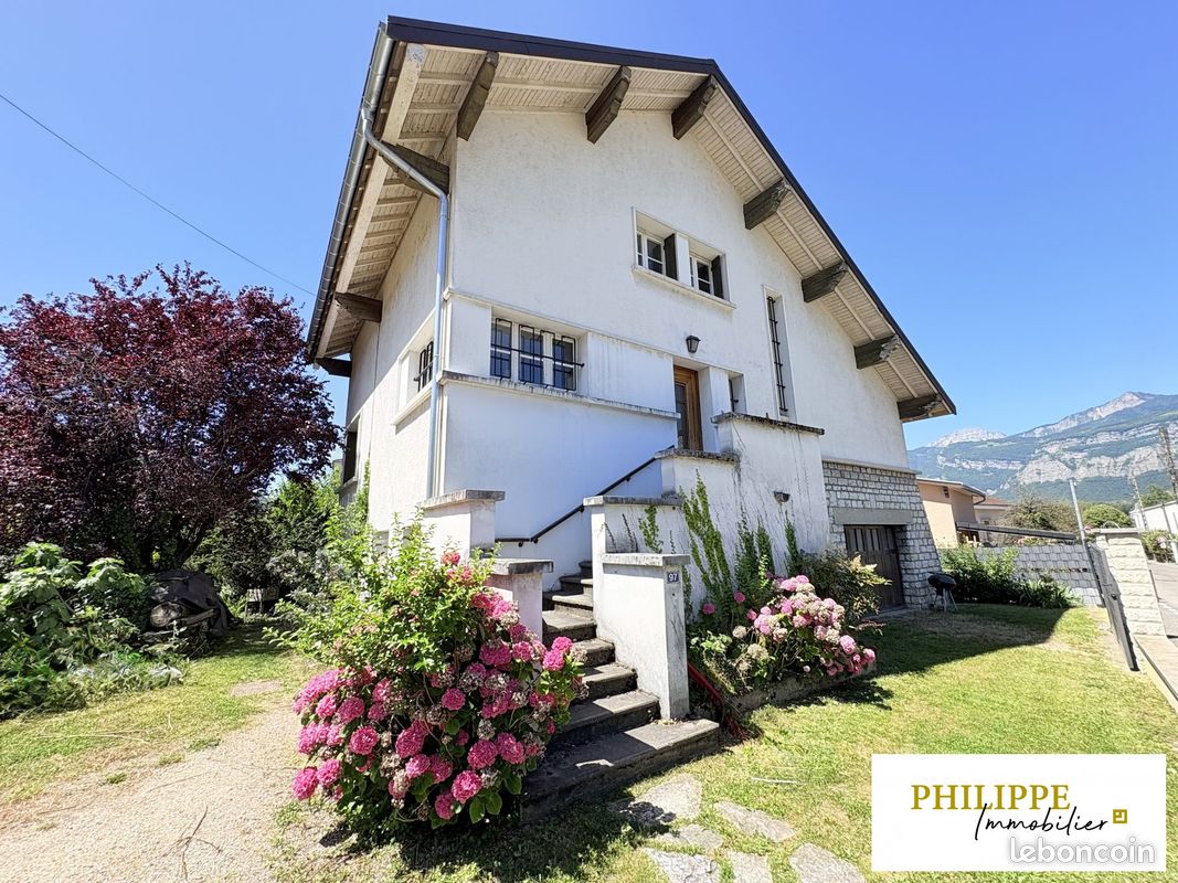 Maison 8 pièces 166 m² · à Froges · 166 m² · 380 000 €