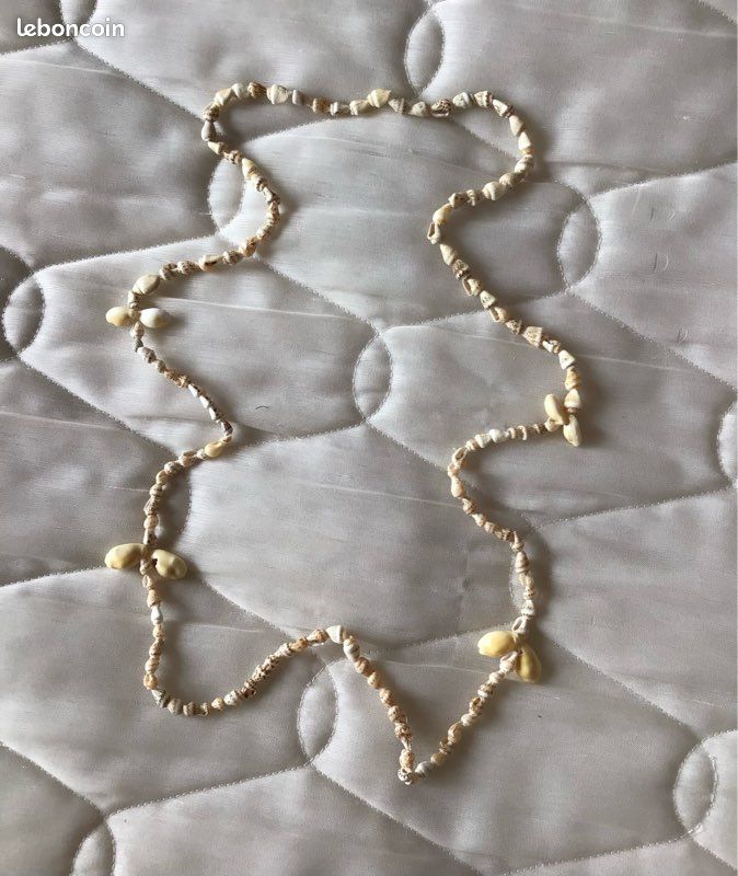 Collier Tahiti 1969 En Coquillages - Forme étoile à 4 Branches - Longueur 7 Cm - Occasion