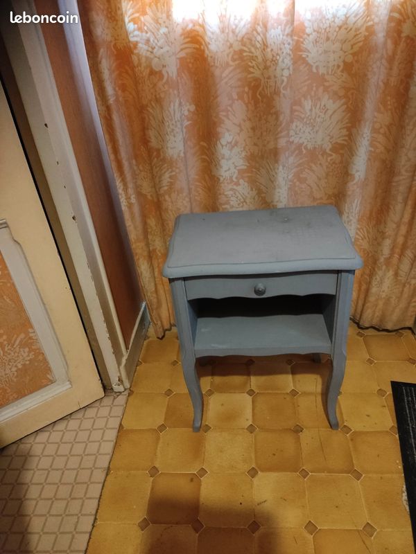Table de chevet en bois gris (image 5)