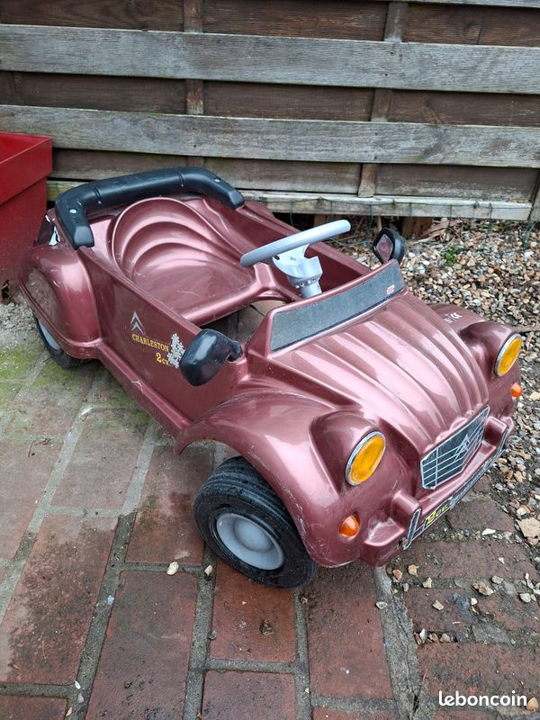 ANCIENNE VOITURE À pédales en plastique Citroën 2CV Charleston pour