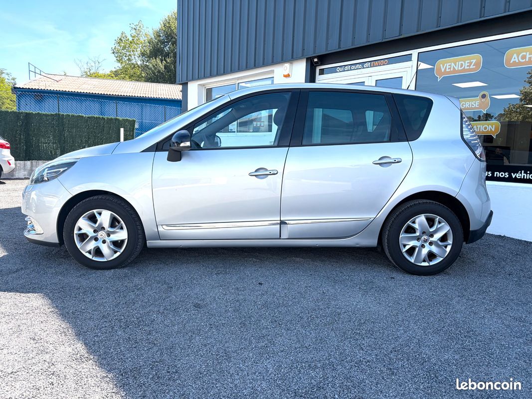 RENAULT SCENIC 1.5 dCi 110ch Bose EDC BVA (image 12)