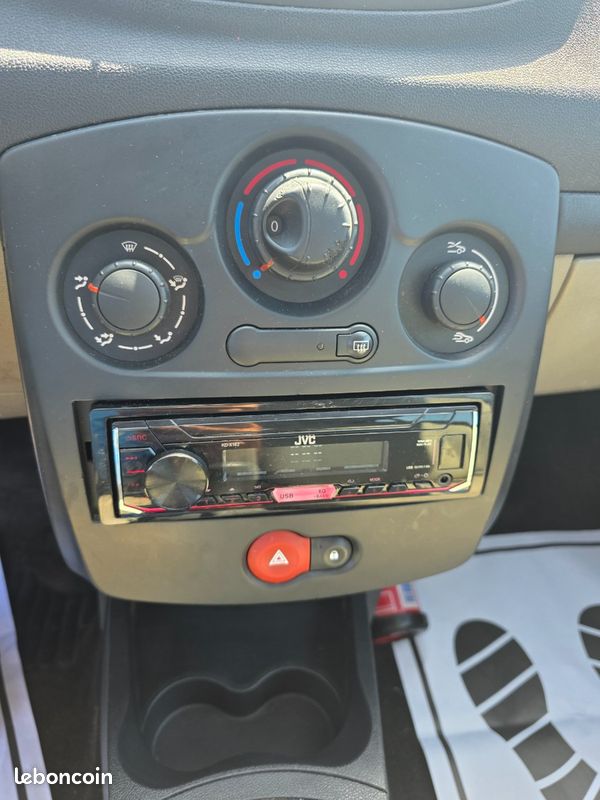 Renault Clio 1.5 DCI 68CV FAIBLE KILO CERTIFIE (image 9)