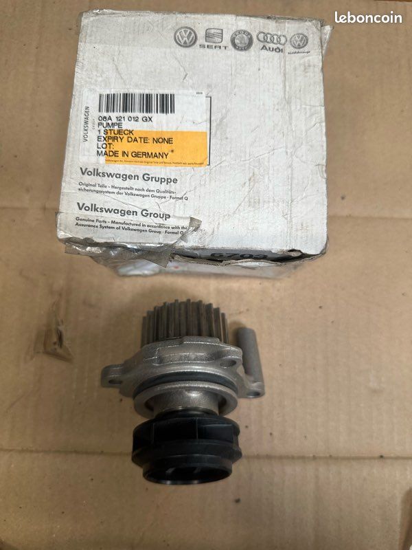 Pompe à eau 23 dents VW de 95 à 17/Audi de 95 à 08/Seat de 96 à 15/Skoda de 96 à 10 1.8/2.0 4Motion/T/Bi-Fuel/i/TT/Quattro d’origine VW neuve (image 1)