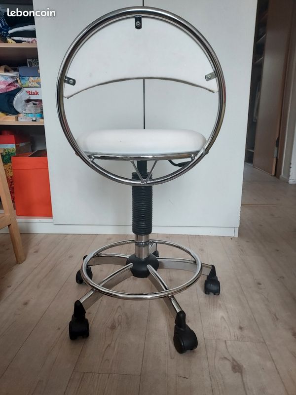 Chaise institut d'esthecienne ( avec roulettes) (image 1)